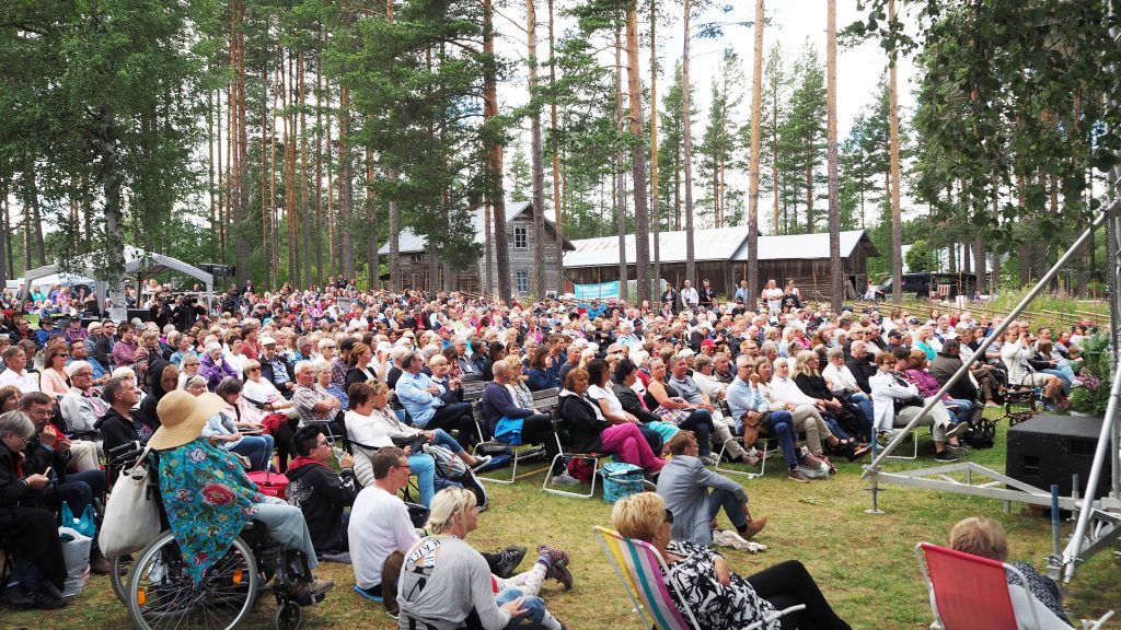 Publik i Malungsfors Visfestival